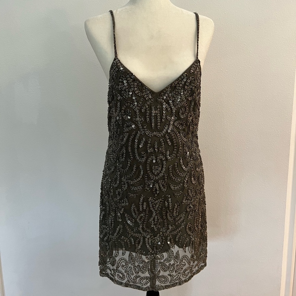 dress for a night out on the town, this sequenced dress is perfect & never worn!